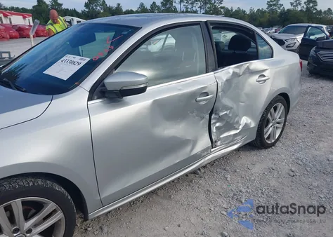 2015 Volkswagen Jetta 1.8T Sel from USA, damaged, VIN 3VWL07AJ4FM221228